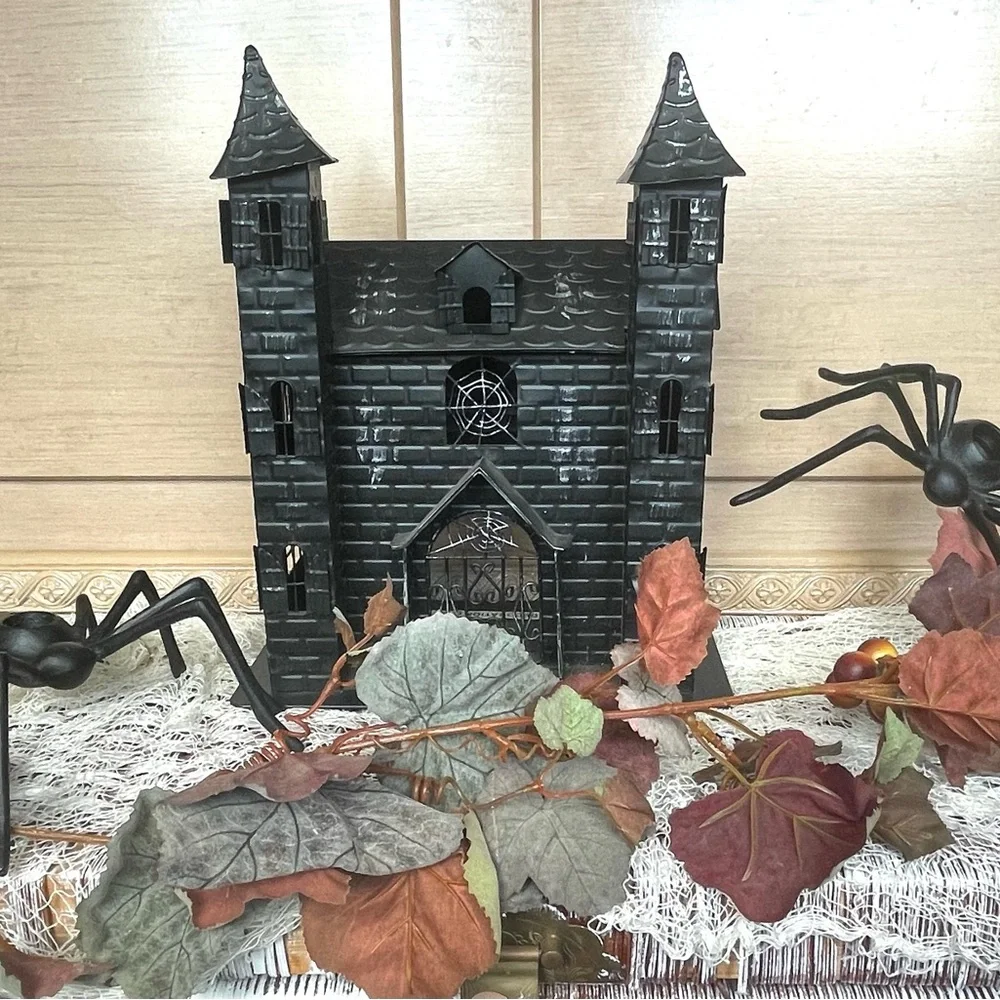 Rare VTG Halloween 2006 Target Medium Tin Haunted House